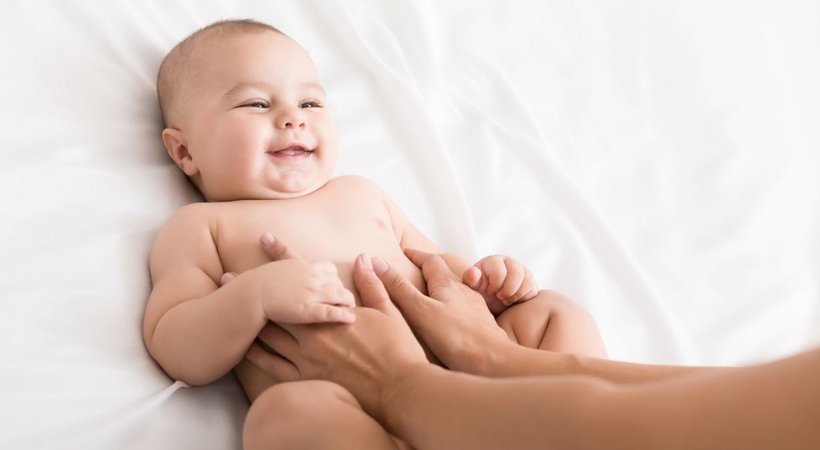 Krči pri novorojenčku in druge težave: Bownova terapija za dojenčke